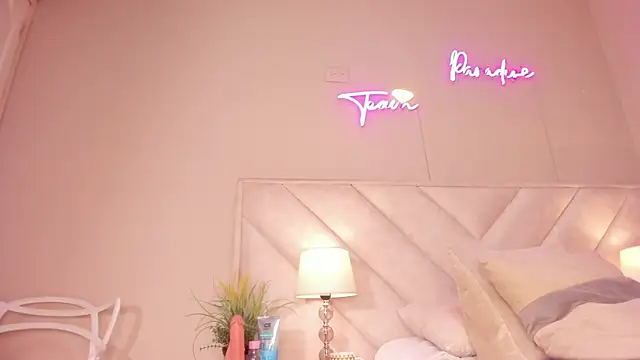 sheila x online show from April 15, 3:49 pm