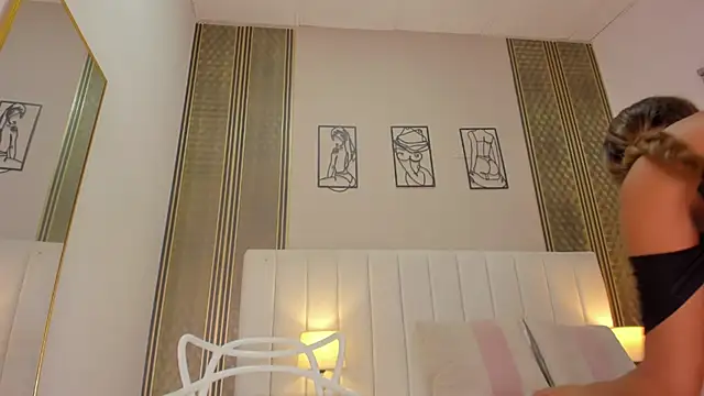 sheila x online show from March 4, 6:48 pm