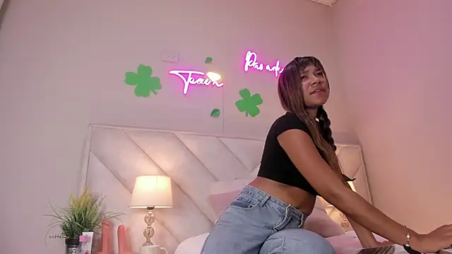 sheila x online show from March 15, 11:28 am