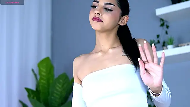 AvaCalvert online show from March 6, 8:15 pm