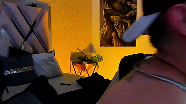 Vincentblack online show from April 9, 4:36 am