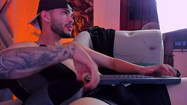 Vincentblack online show from April 20, 4:15 am