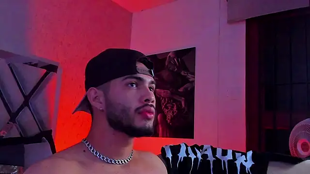 Vincentblack online show from April 13, 5:44 am