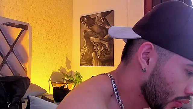 Vincentblack online show from April 18, 5:21 am