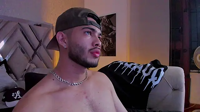 Snapshot of Vincentblack chatting on June 13, 11:45 pm Vincentblack online show from June 13, 11:45 pm