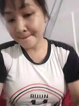 Jeassi-sica01 online show from May 18, 1:39 am