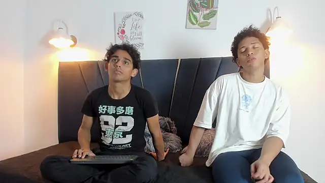 Snapshot of lio18_cum chatting on February 28, 1:05 am lio18 cum online show from February 28, 1:05 am