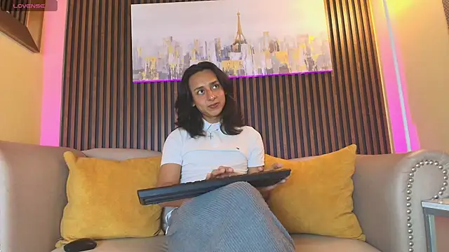 Elisasue online show from May 22, 3:15 am