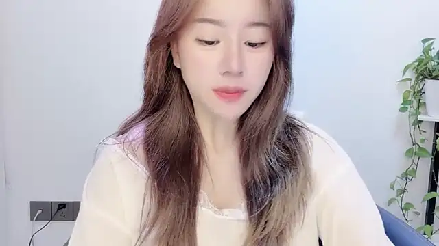 Snapshot of Baixi-01 chatting on May 14, 12:35 pm Baixi-01 online show from May 14, 12:35 pm