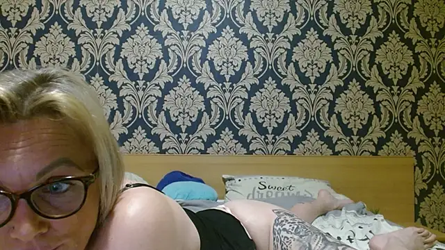 DixieDeluxe online show from March 11, 9:42 pm