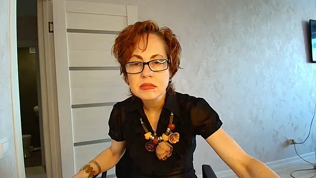 LioraWeiss online show from April 29, 9:46 am