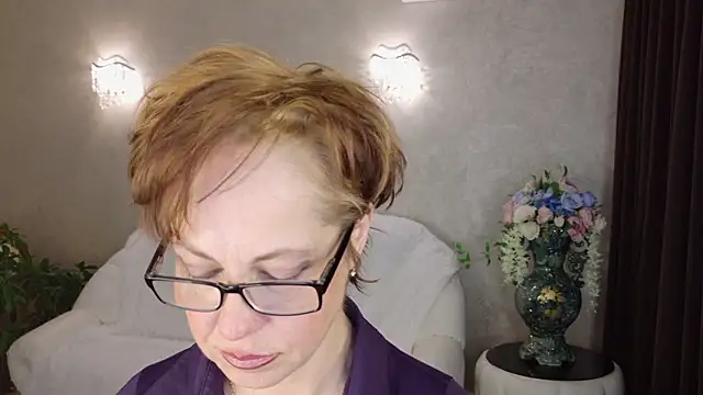 LioraWeiss online show from March 4, 6:43 am