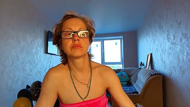 LioraWeiss online show from May 16, 3:44 pm