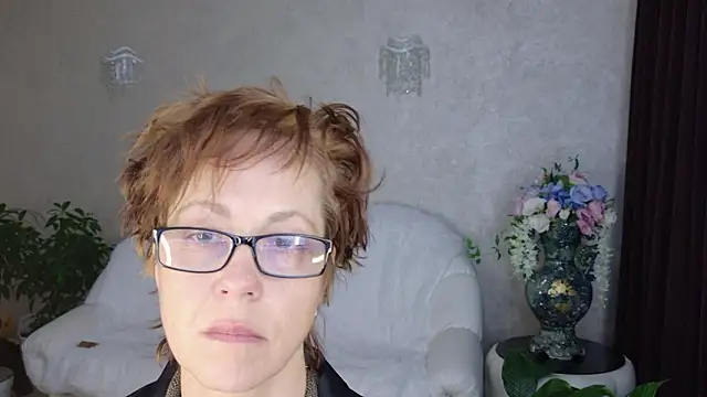 LioraWeiss online show from March 9, 6:39 am