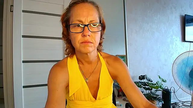 Snapshot of LioraWeiss chatting on July 12, 9:54 am LioraWeiss online show from July 12, 9:54 am