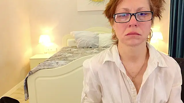 LioraWeiss online show from March 11, 6:40 am