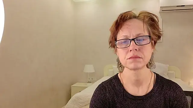 LioraWeiss online show from March 27, 8:01 am