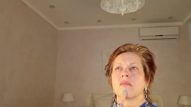 LioraWeiss online show from March 29, 8:05 am