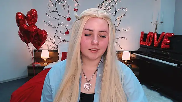 Snapshot of Hennessy_bunny chatting on February 26, 8:09 pm Hennessy bunny online show from February 26, 8:09 pm