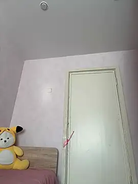 sweetllulus online show from April 2, 9:05 am