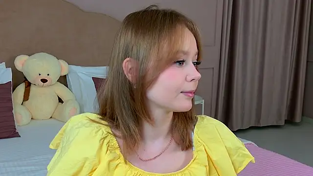 ElaraVance online show from March 30, 5:09 am