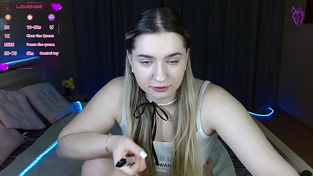 Snapshot of Smi1eF1ower chatting on February 27, 10:31 pm Smi1eF1ower online show from February 27, 10:31 pm