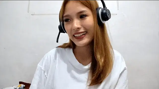 EllieCoconut001 online show from April 19, 11:33 am