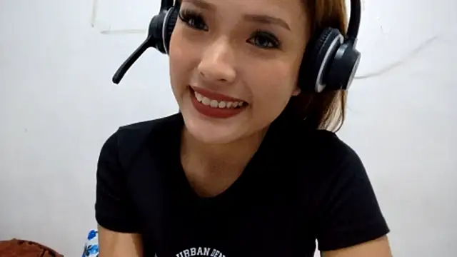 EllieCoconut001 online show from April 15, 10:32 am