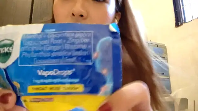Snapshot of EllieCoconut001 chatting on June 18, 10:20 am EllieCoconut001 online show from June 18, 10:20 am