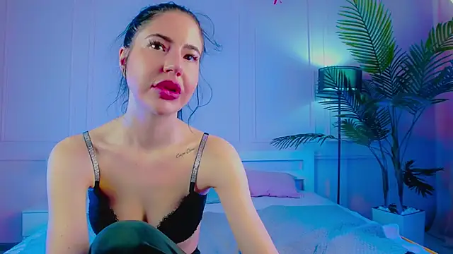 EmilyRamsey online show from April 26, 2:14 pm