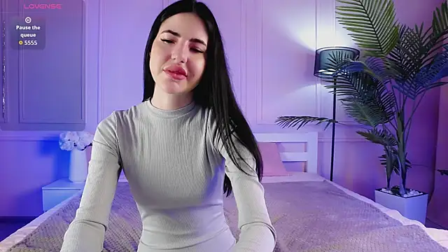 EmilyRamsey online show from April 14, 4:56 pm