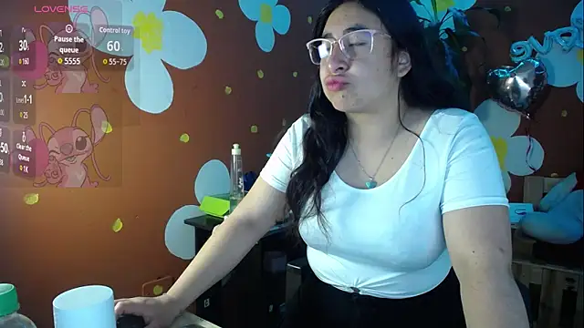 VirellaAshford online show from March 13, 11:15 am