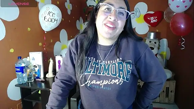 Snapshot of VirellaAshford chatting on February 26, 2:39 pm VirellaAshford online show from February 26, 2:39 pm