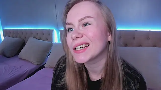 Snapshot of stacy_moorex chatting on June 3, 8:35 pm stacy moorex online show from June 3, 8:35 pm