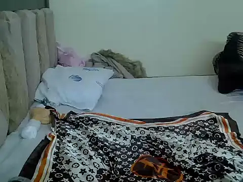 winni1523 online show from March 12, 9:08 pm