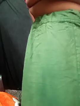 Snapshot of Sofiaa_09 chatting on February 27, 9:36 pm Sofiaa 09 online show from February 27, 9:36 pm