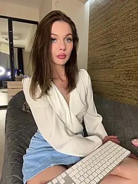 Snapshot of AliceVelour chatting on June 5, 6:46 pm AliceVelour online show from June 5, 6:46 pm