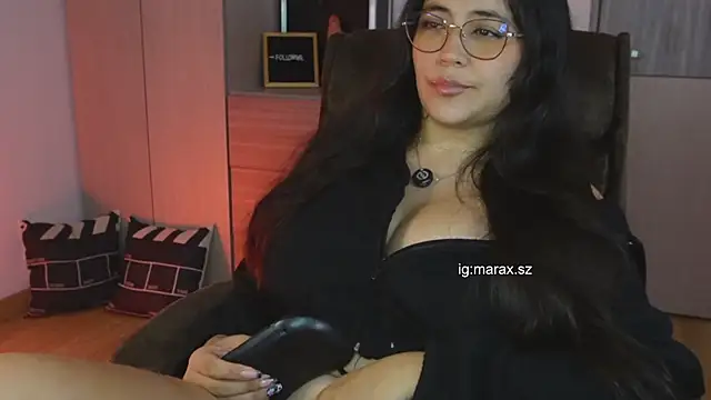 Mara HugeAss online show from June 7, 10:37 pm