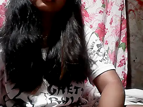 Flowerbebe online show from March 3, 6:15 pm