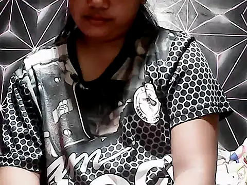 Snapshot of Flowerbebe chatting on June 6, 1:27 pm Flowerbebe online show from June 6, 1:27 pm