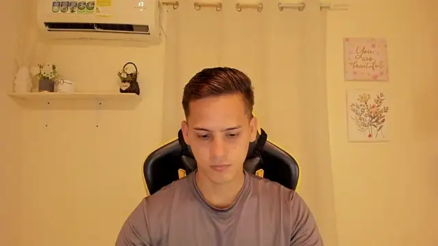 sexy andres01 online show from June 7, 4:56 pm