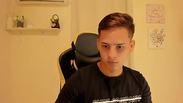 sexy andres01 online show from June 5, 10:04 pm