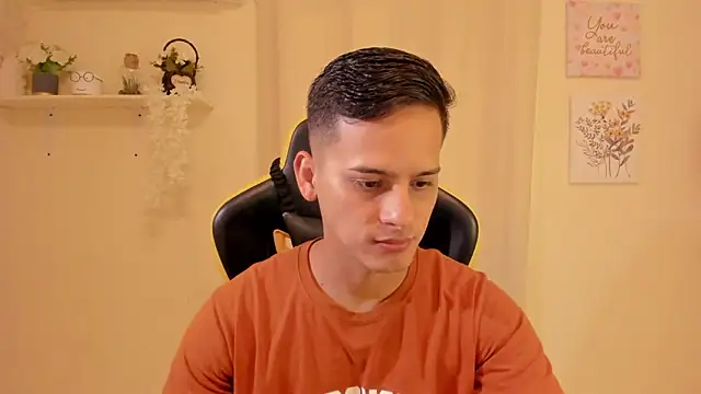 sexy andres01 online show from February 26, 1:55 pm