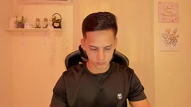 sexy andres01 online show from March 15, 2:46 pm