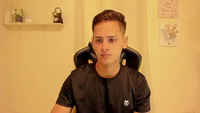 sexy andres01 online show from June 3, 2:18 pm