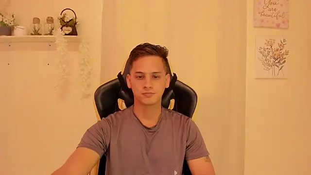 sexy andres01 online show from April 30, 3:19 pm