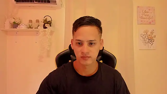 sexy andres01 online show from March 21, 1:26 pm