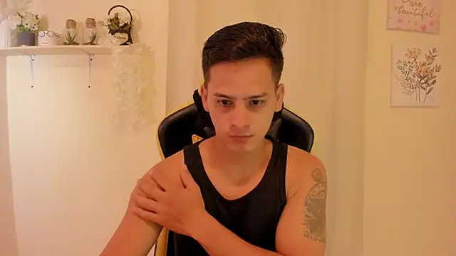 sexy andres01 online show from April 13, 2:10 pm