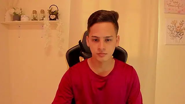 sexy andres01 online show from April 10, 2:57 pm