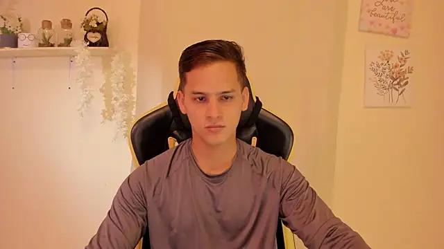 sexy andres01 online show from May 6, 2:21 pm